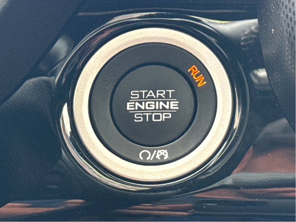 Used 2025 RAM 2500 Limited AWD/4WD image 18
