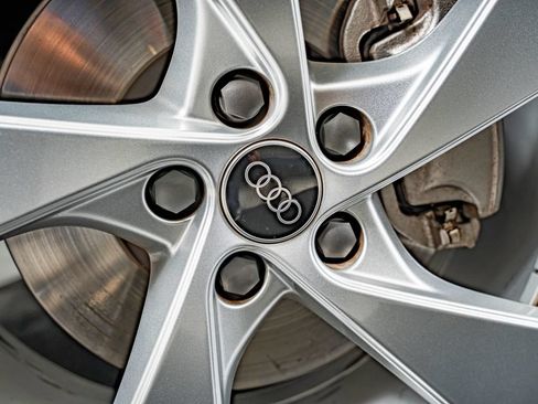 Certified 2025 Audi Q5 Premium Plus w/ Premium Plus AWD/4WD image 11