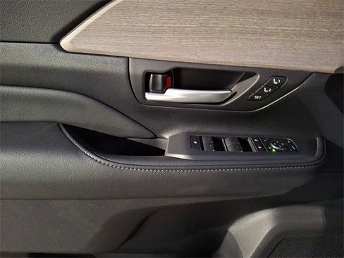 New 2026 Toyota Grand Highlander Platinum image 7