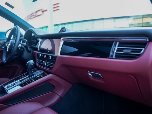New 2026 Porsche Macan S image 33