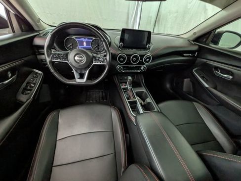 Used 2025 Nissan Sentra SR w/ SR Premium Package FWD image 11