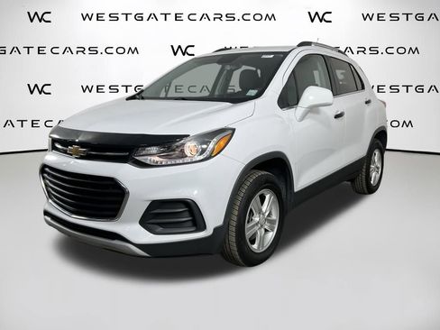 Used 2020 Chevrolet Trax LT image 1