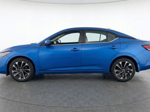 Used 2025 Nissan Sentra SV FWD image 5
