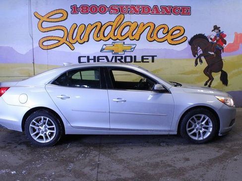 Used 2015 Chevrolet Malibu LT image 1