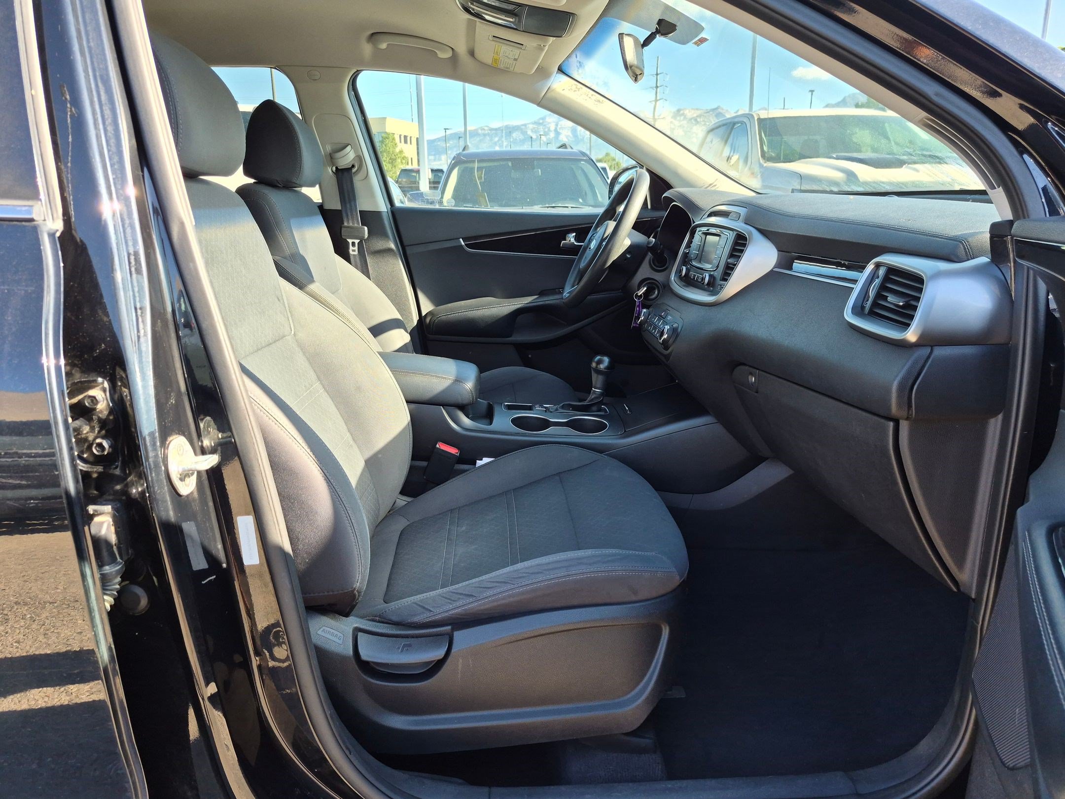 Used 2018 Kia Sorento LX AWD/4WD image 29