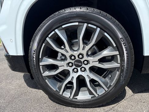 New 2026 GMC Acadia Denali Ultimate w/ LPO, Floor Liner Package AWD/4WD image 55