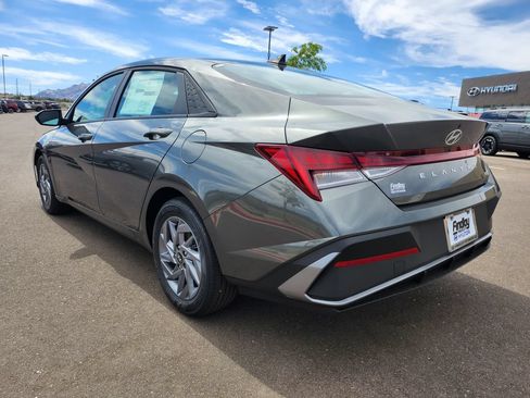New 2026 Hyundai Elantra Hybrid FWD image 7