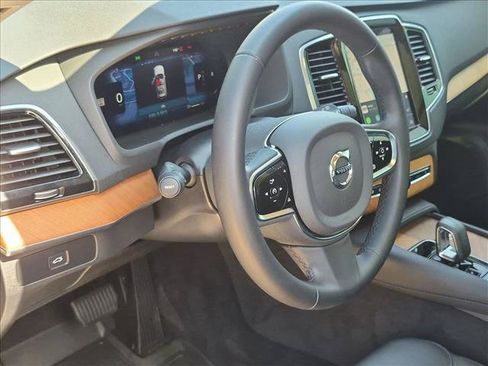 Used 2024 Volvo XC90 B5 Plus w/ Protection Package Premier AWD/4WD image 10