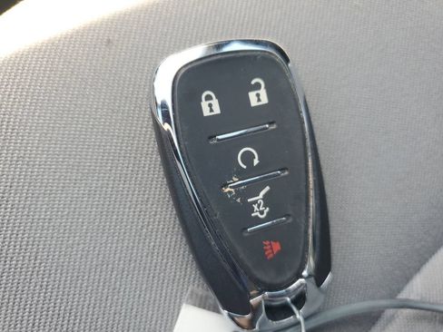 Used 2021 Chevrolet Equinox LT FWD image 23