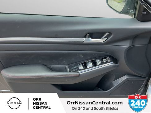 Used 2025 Nissan Altima 2.5 SR FWD image 16