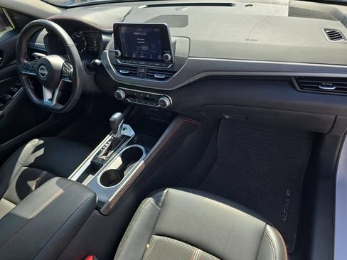 Certified 2024 Nissan Altima 2.5 SR FWD image 11