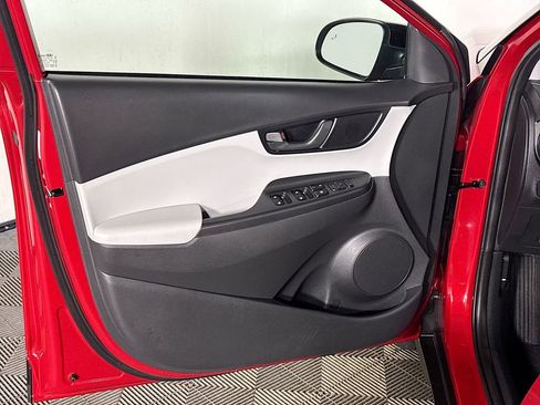 Used 2022 Hyundai Kona SEL w/ Cargo Package image 10