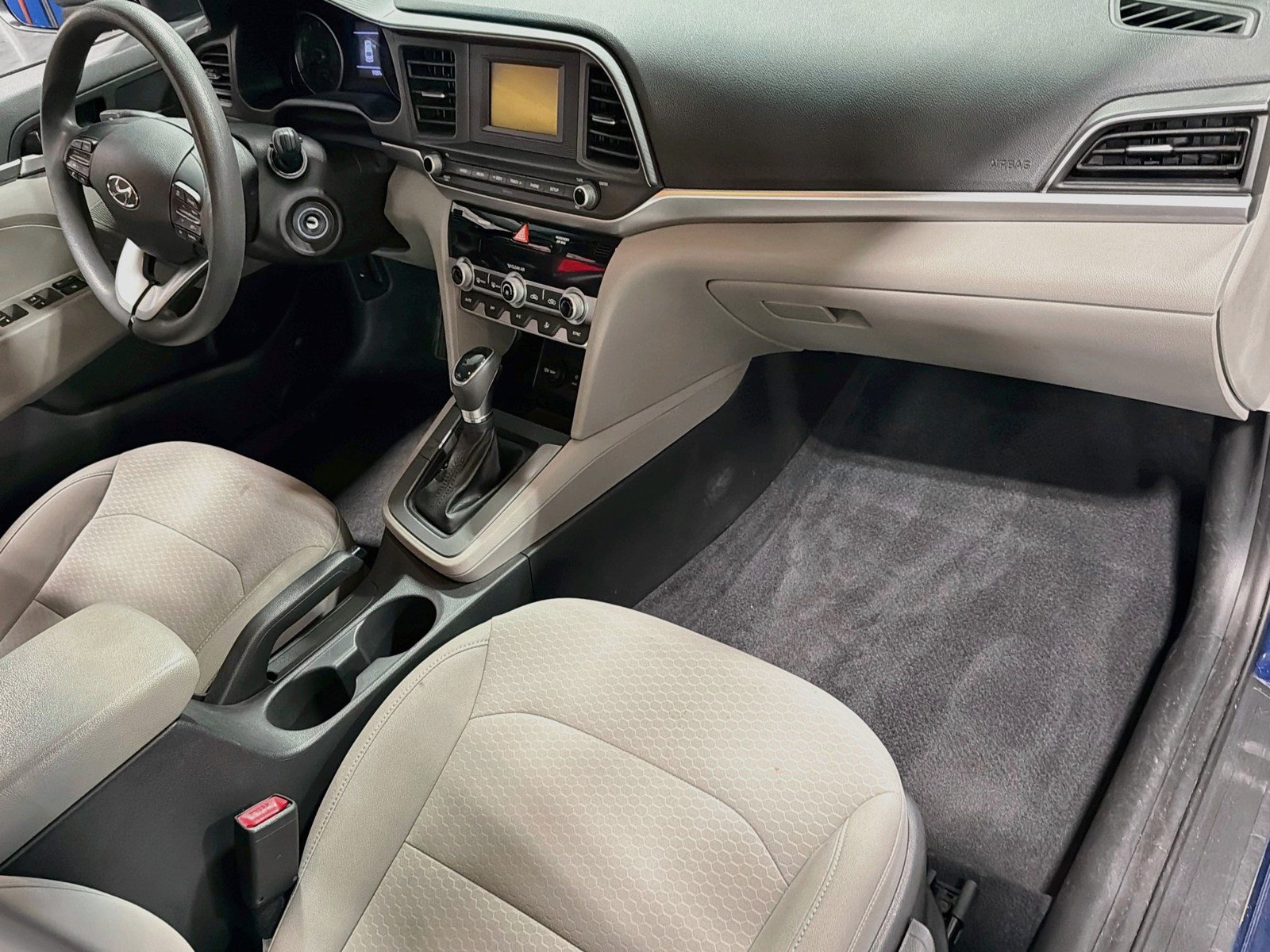Used 2020 Hyundai Elantra SE FWD image 15