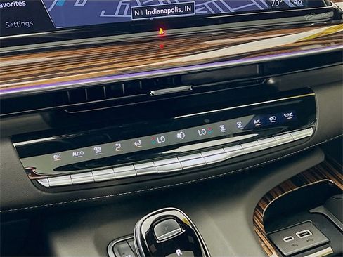 Used 2023 Cadillac Escalade ESV Premium Luxury w/ Performance Package image 20