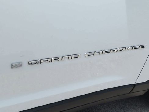 Used 2023 Jeep Grand Cherokee Limited RWD image 13
