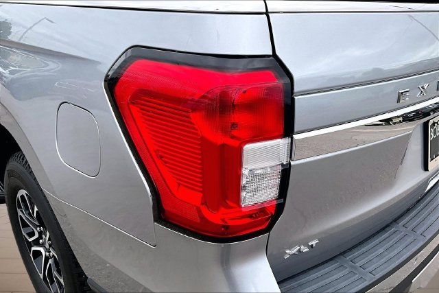 Used 2024 Ford Expedition XLT AWD/4WD image 30