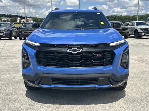 Used 2025 Chevrolet Equinox RS w/ Safety and Technology Package FWD image 2