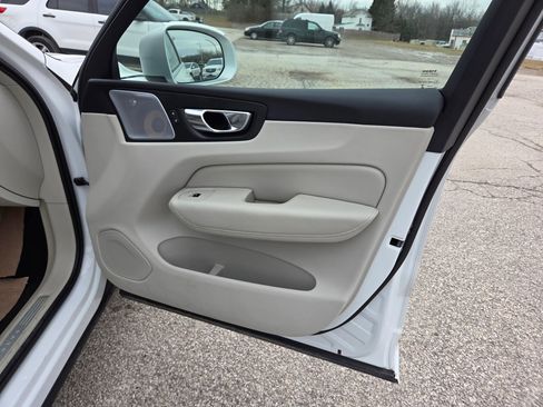 Used 2018 Volvo XC60 T8 Inscription w/ Advanced Package image 26