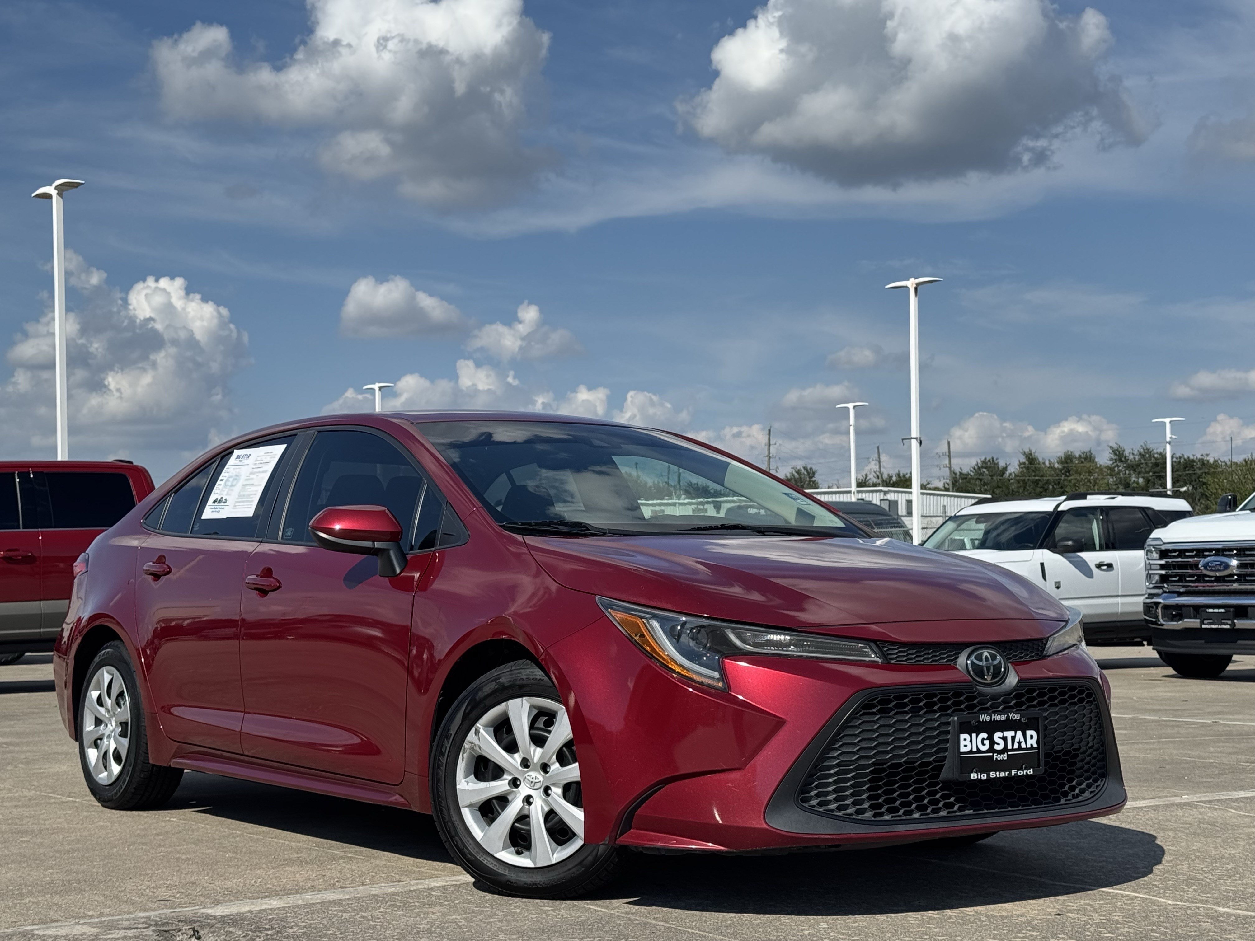 Used 2022 Toyota Corolla LE FWD image 2