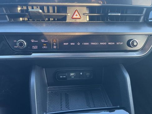 Certified 2024 Kia Sportage EX image 25
