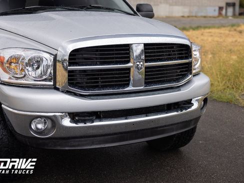 Used 2009 Dodge Ram 2500 Truck SLT w/ Popular Equipment Group image 2