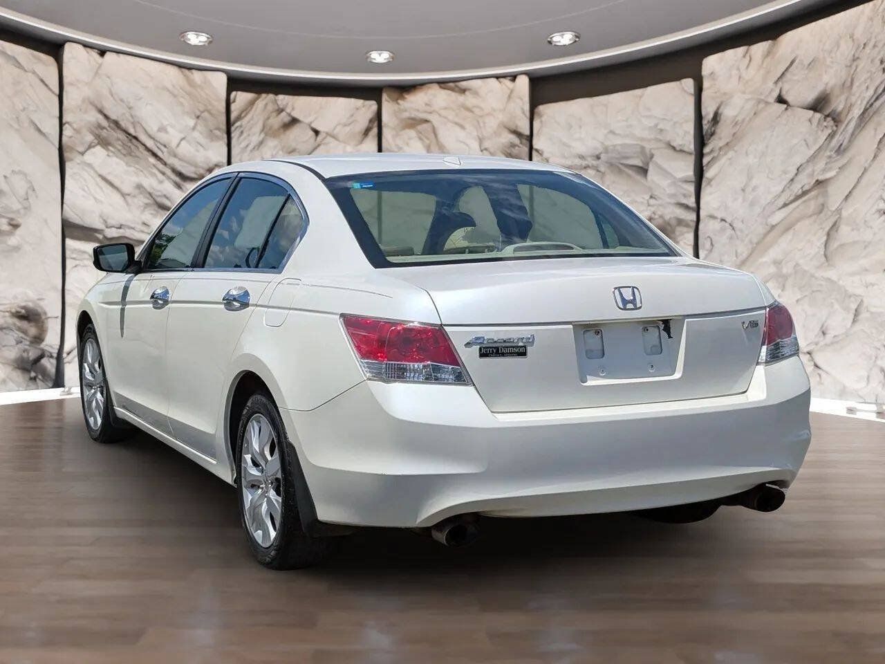 Used 2010 Honda Accord EX-L image 4