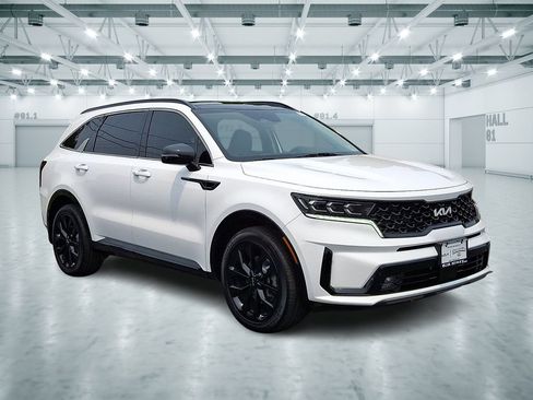 Certified 2023 Kia Sorento SX FWD image 1