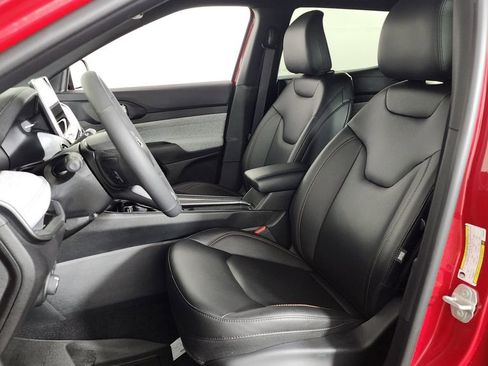 Used 2024 Jeep Compass Latitude image 13