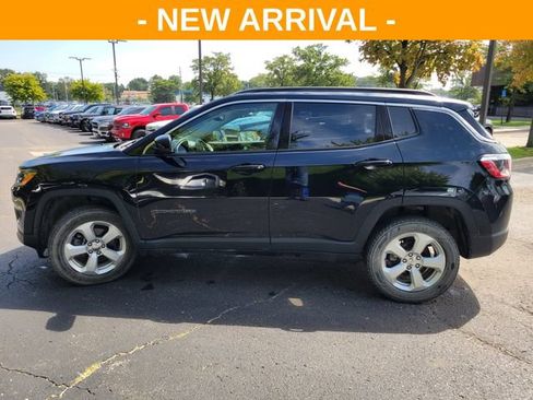 Used 2017 Jeep Compass Latitude w/ Popular Equipment Group AWD/4WD image 6