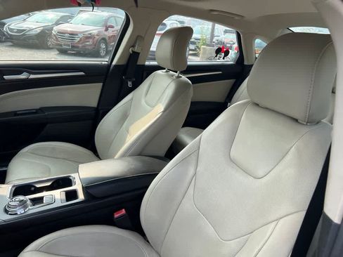 Used 2017 Ford Fusion Titanium FWD image 9