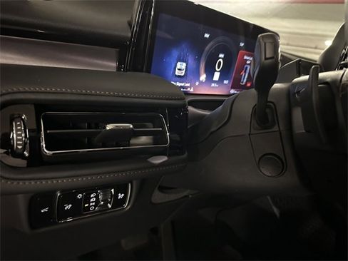 Used 2025 Lincoln Aviator AWD w/ Equipment Group 101A image 36