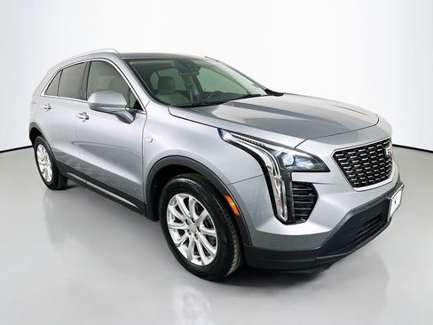 Used 2023 Cadillac XT4 Luxury w/ Driver Awareness Package FWD image 3