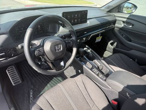 Used 2025 Honda Accord Sport image 11