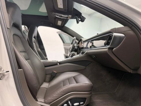 Used 2018 Porsche Panamera 4 w/ Premium Package Plus AWD/4WD image 33