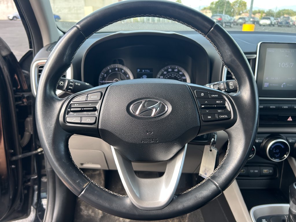 Used 2022 Hyundai Venue SEL FWD image 18