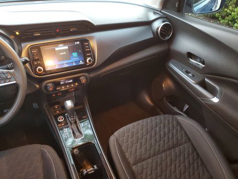 Used 2021 Nissan Kicks SV image 13