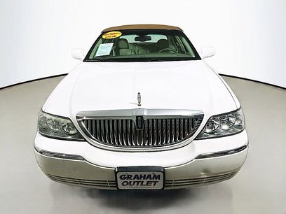 Used 2004 Lincoln Town Car Signature