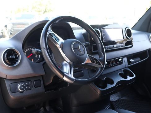 Used 2025 Mercedes-Benz Sprinter 2500 image 22