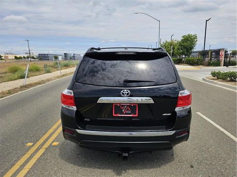 Used 2012 Toyota Highlander SE w/ Tow Pkg AWD/4WD image 6