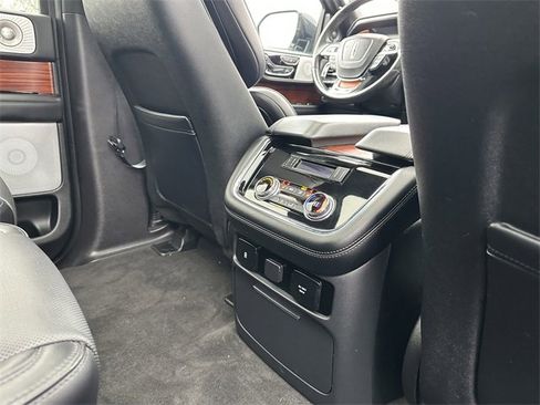 Used 2019 Lincoln Navigator L Reserve image 41