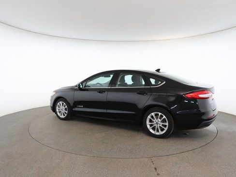 Used 2019 Ford Fusion SE image 9