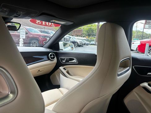 Used 2018 Mercedes-Benz CLA 250 image 20