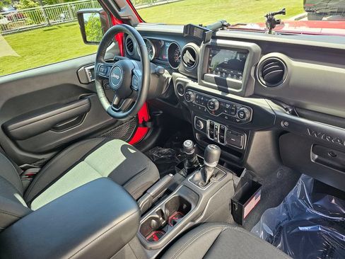 Used 2022 Jeep Wrangler Unlimited Sport AWD/4WD image 10
