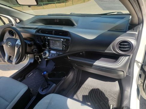 Used 2016 Toyota Prius C One FWD image 38