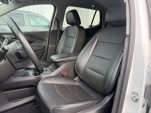 Used 2024 GMC Terrain SLT image 12