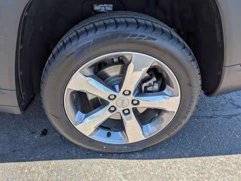 Used 2021 Jeep Grand Cherokee L Limited RWD image 10