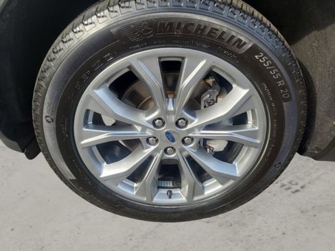 Used 2022 Ford Explorer Limited w/ Equipment Group 301A image 10