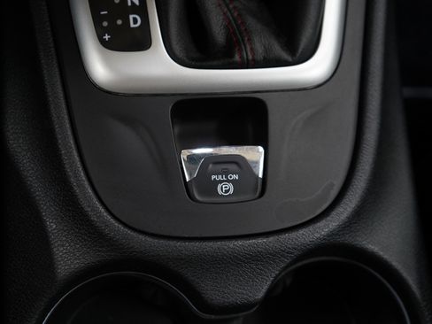 Used 2018 Jeep Cherokee Trailhawk w/ Cold Weather Group image 23