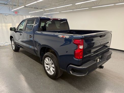 Used 2023 Chevrolet Silverado 1500 Custom image 3