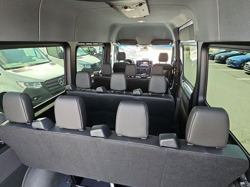 Used 2025 Mercedes-Benz Sprinter 2500 image 11